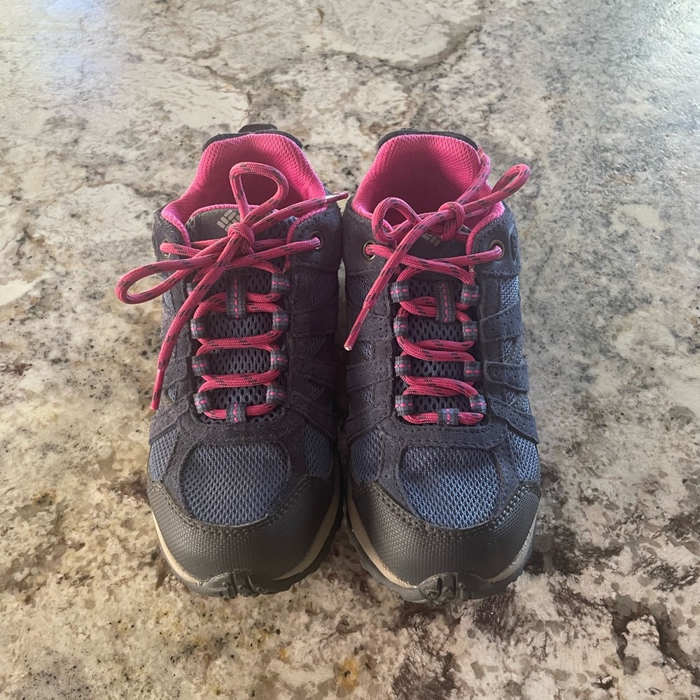 Columbia Girls Size 2 Hiking Shoe